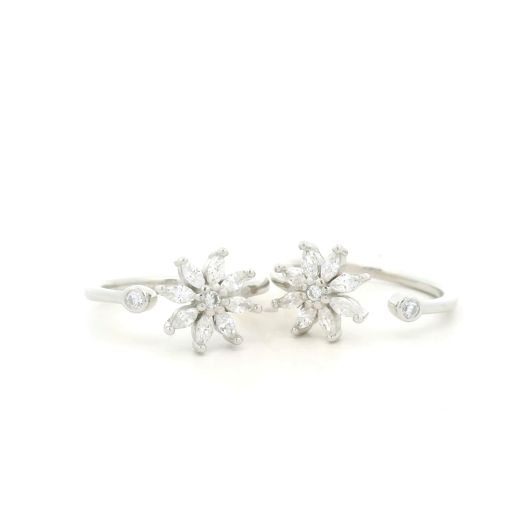 Floral Diamond Toe Ring for Silver