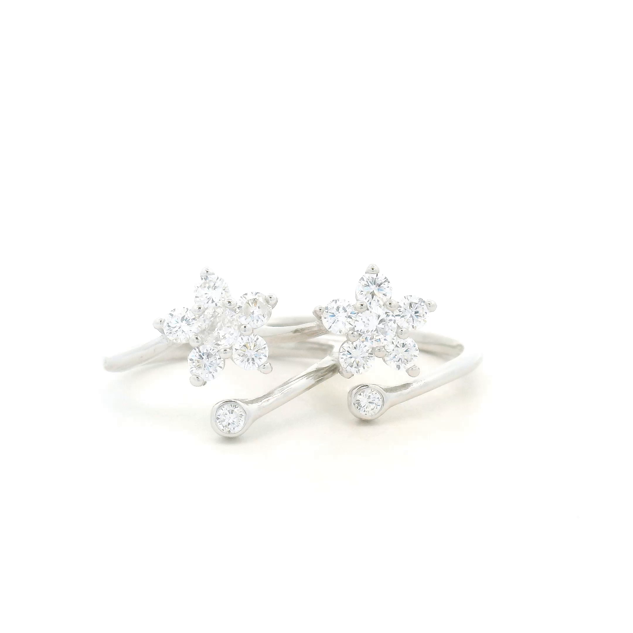 Beautiful Star-Shaped Diamond Toe Ring