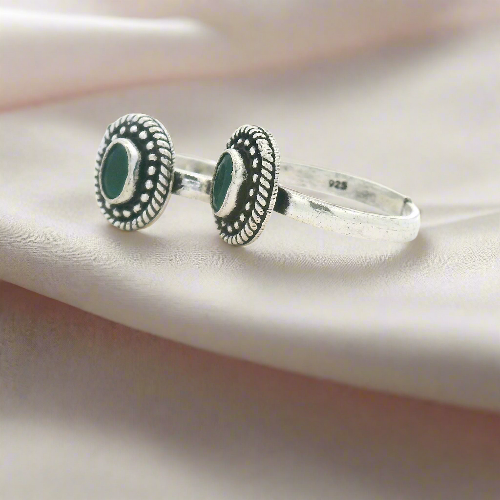 Stone Floral Design Toe Ring