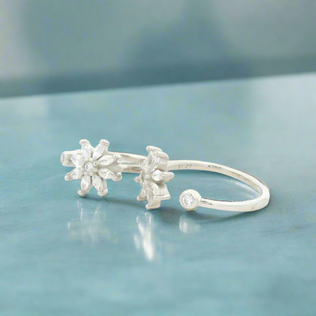 Floral Diamond Toe Ring for Silver