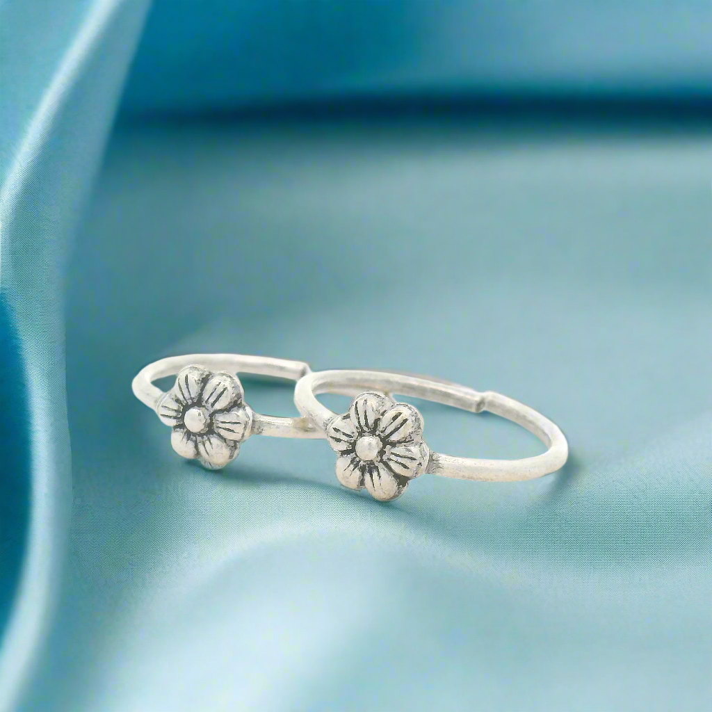 Delicate Floral Silver Toe Rings