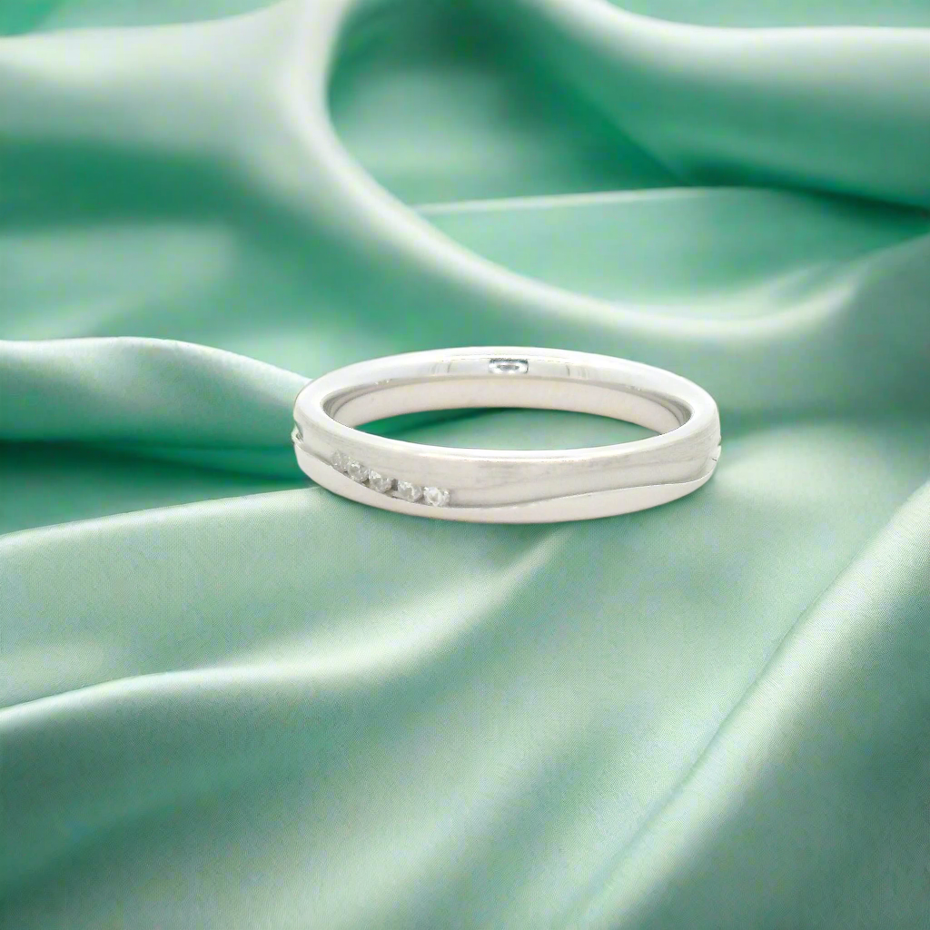 Silver Men Ring with Diamonds