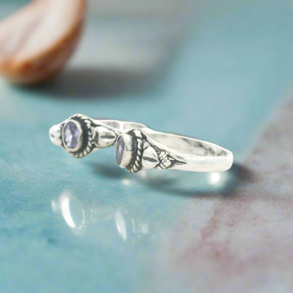 Silver Toe Ring with Rich Look