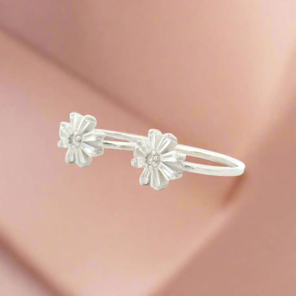 Floral Silver Radiate Toe Rings