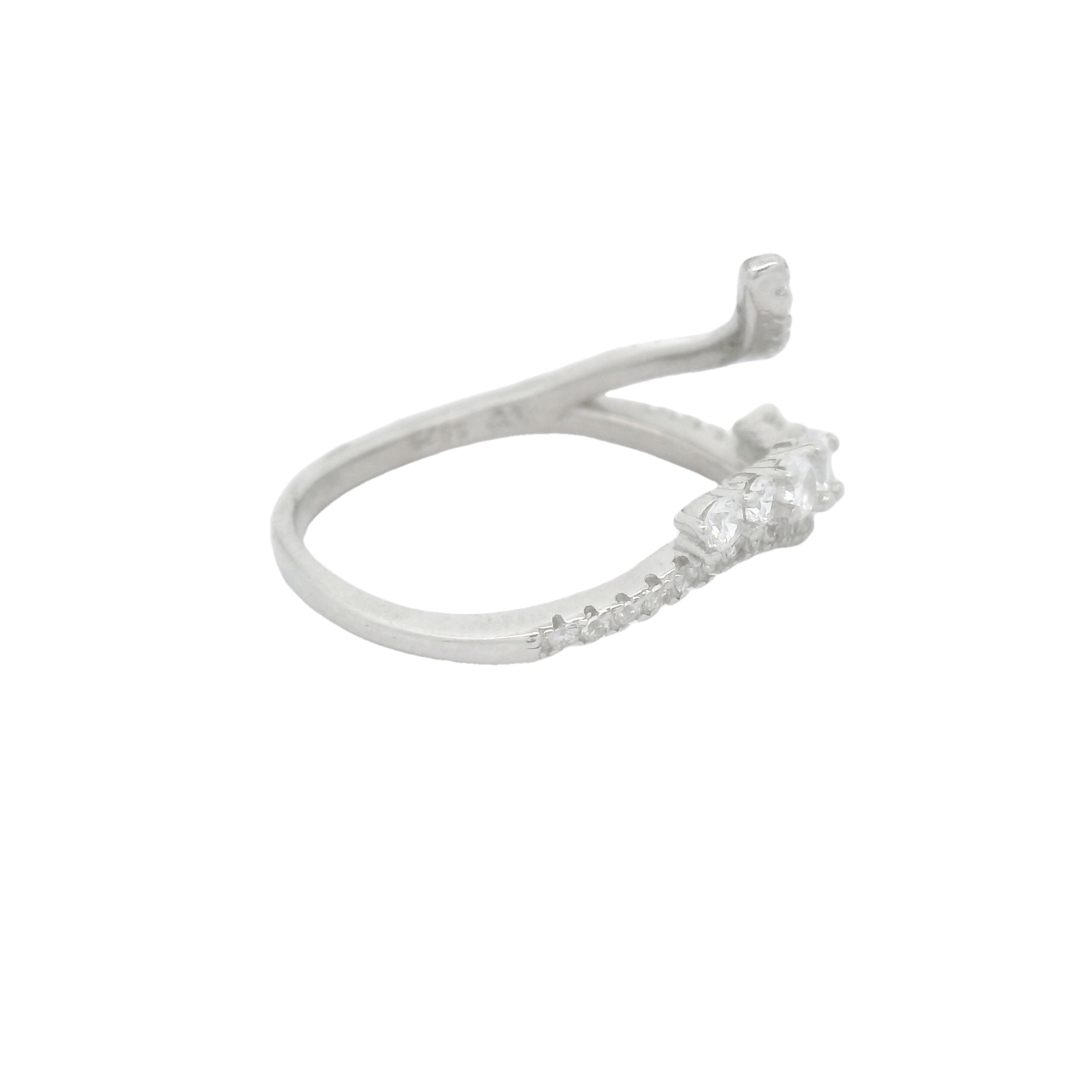 Elegant 925 Silver Twisted Diamond Ring