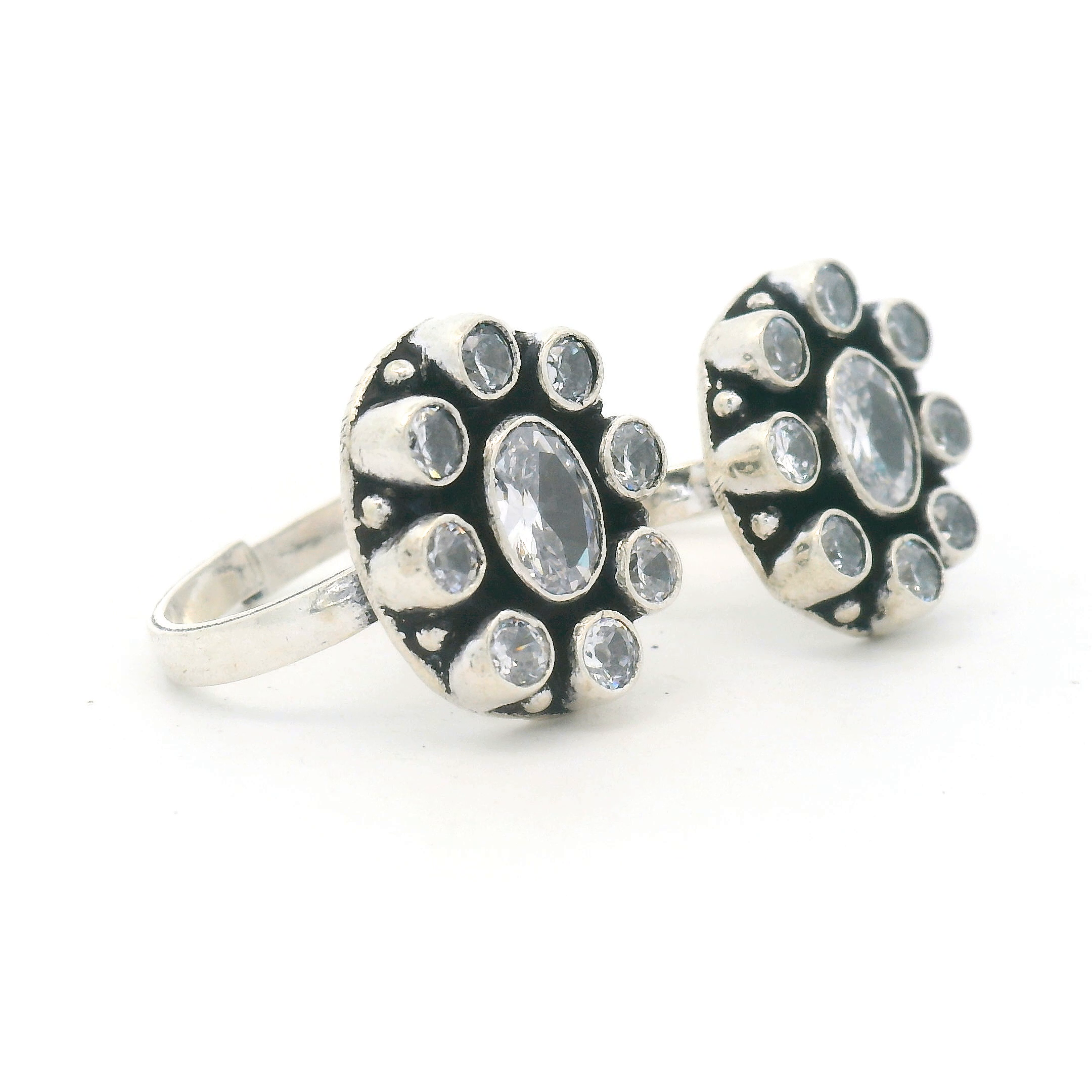 Oxidised Lotus with Emerald Toe Ring