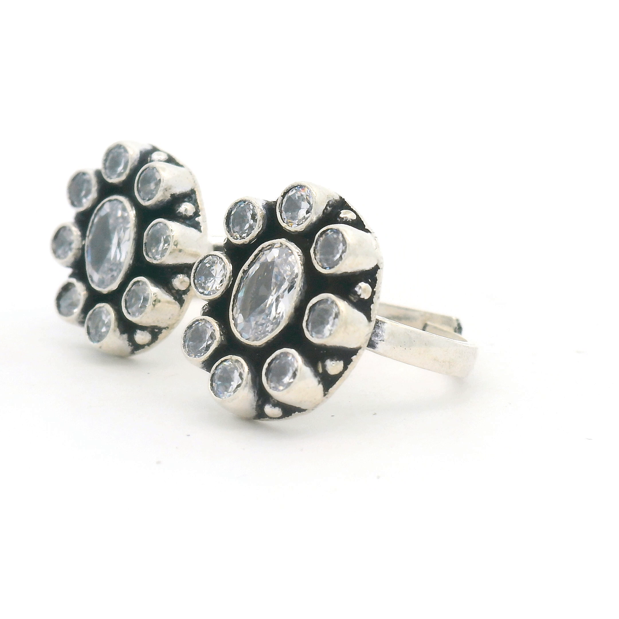 Oxidised Lotus with Emerald Toe Ring