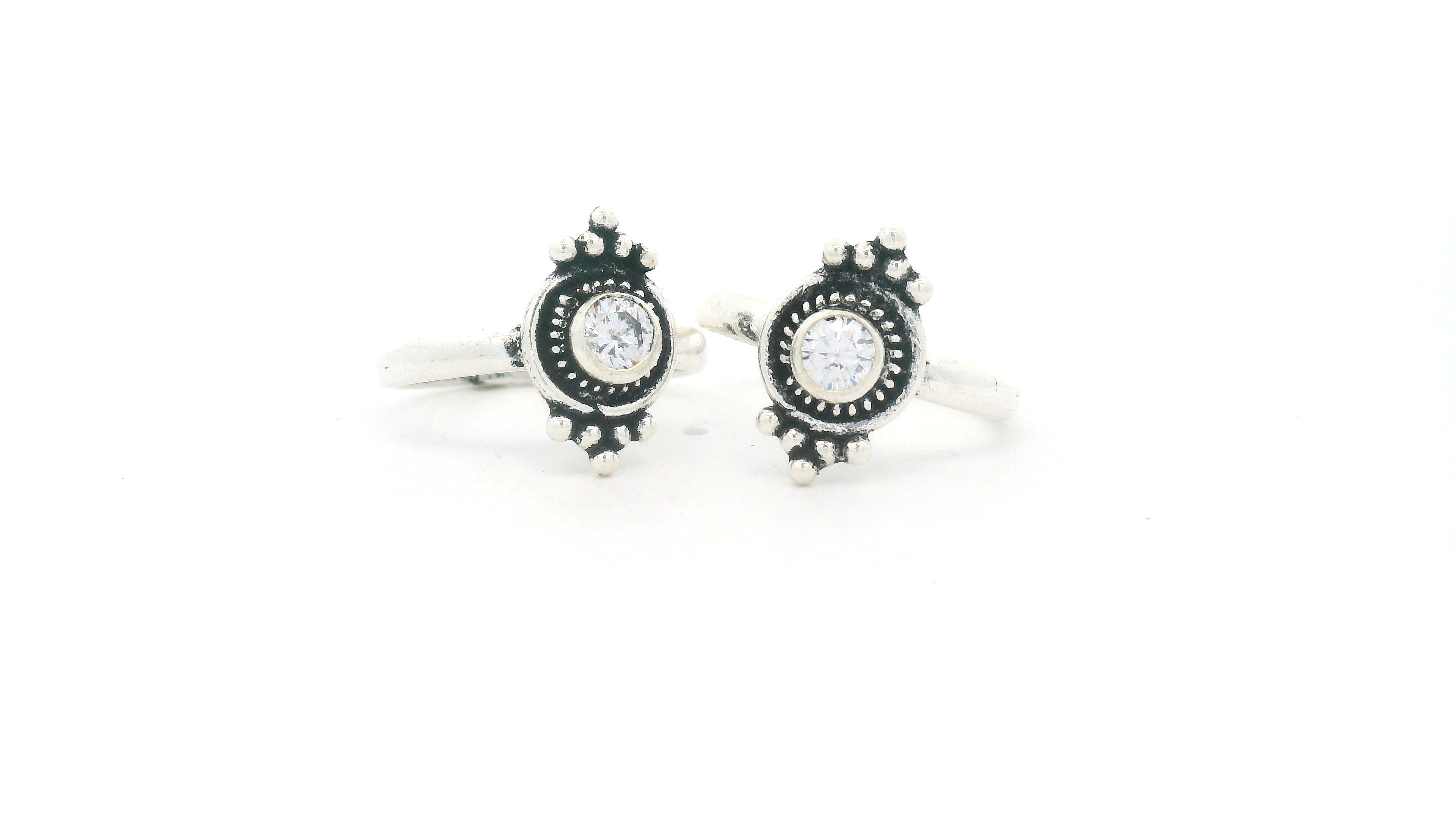 Silver Toerings with Gemstone