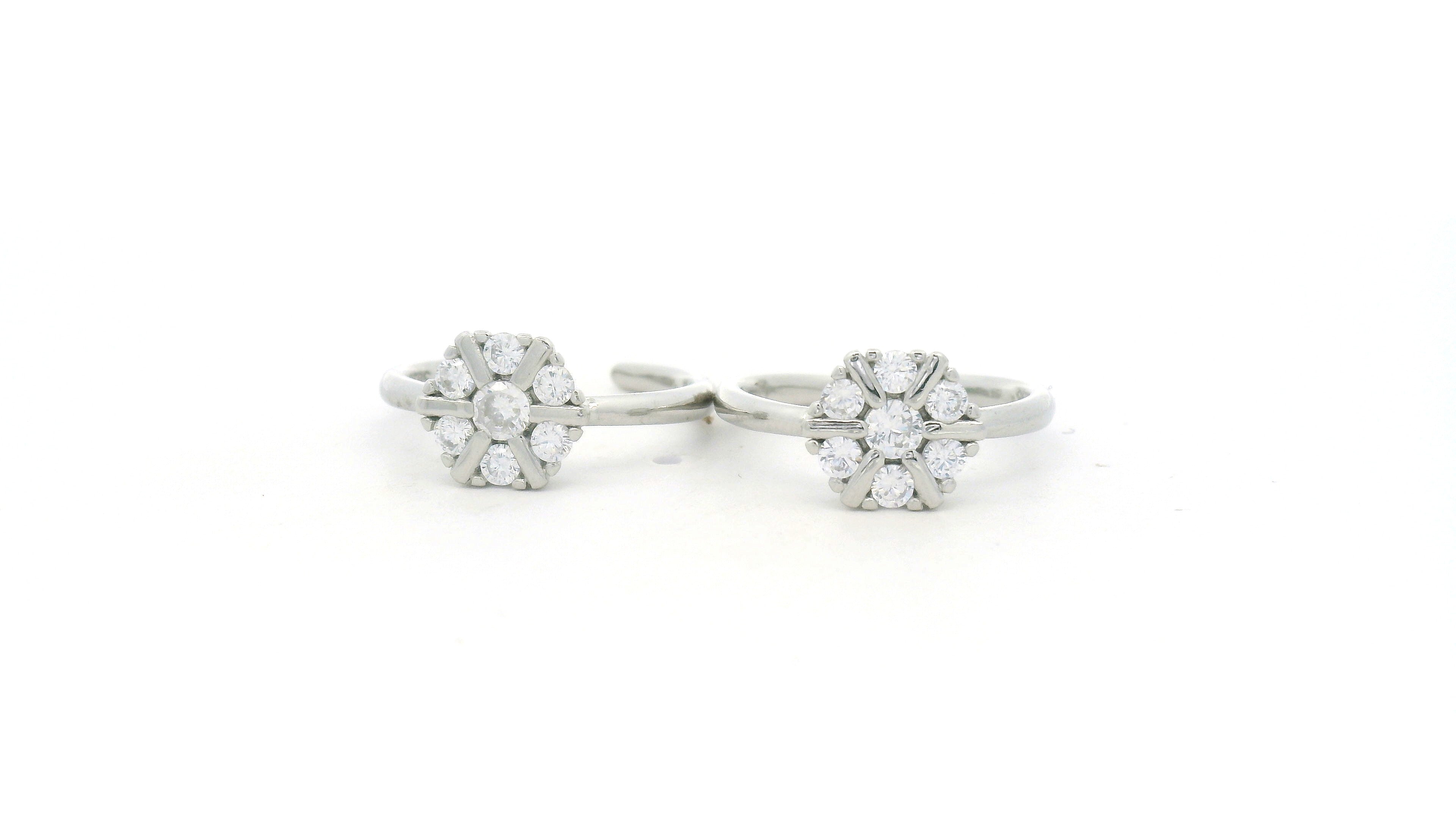 Elegant Diamond-Studded CZ Toe Ring