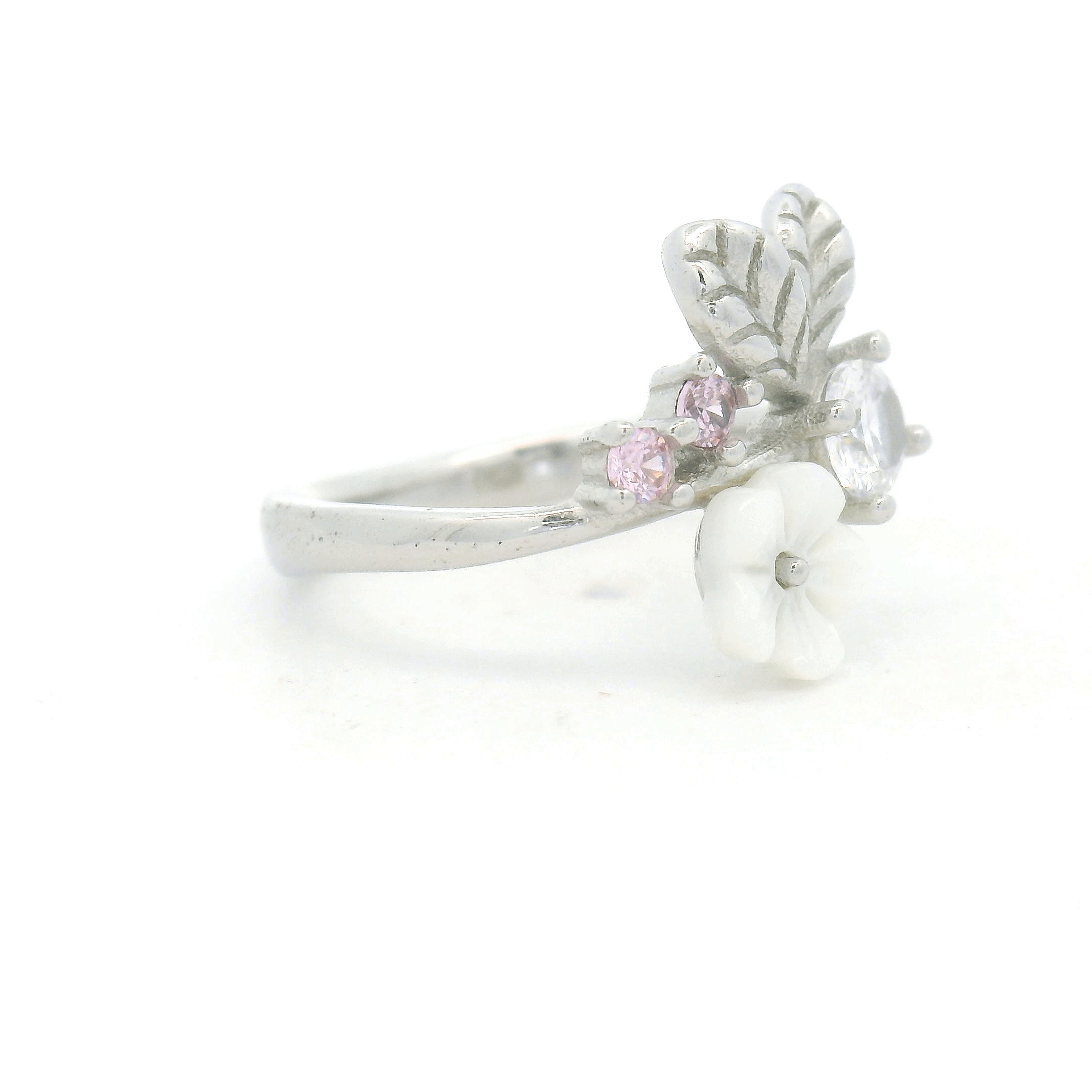 Beautiful Floral Design Ring for Silver