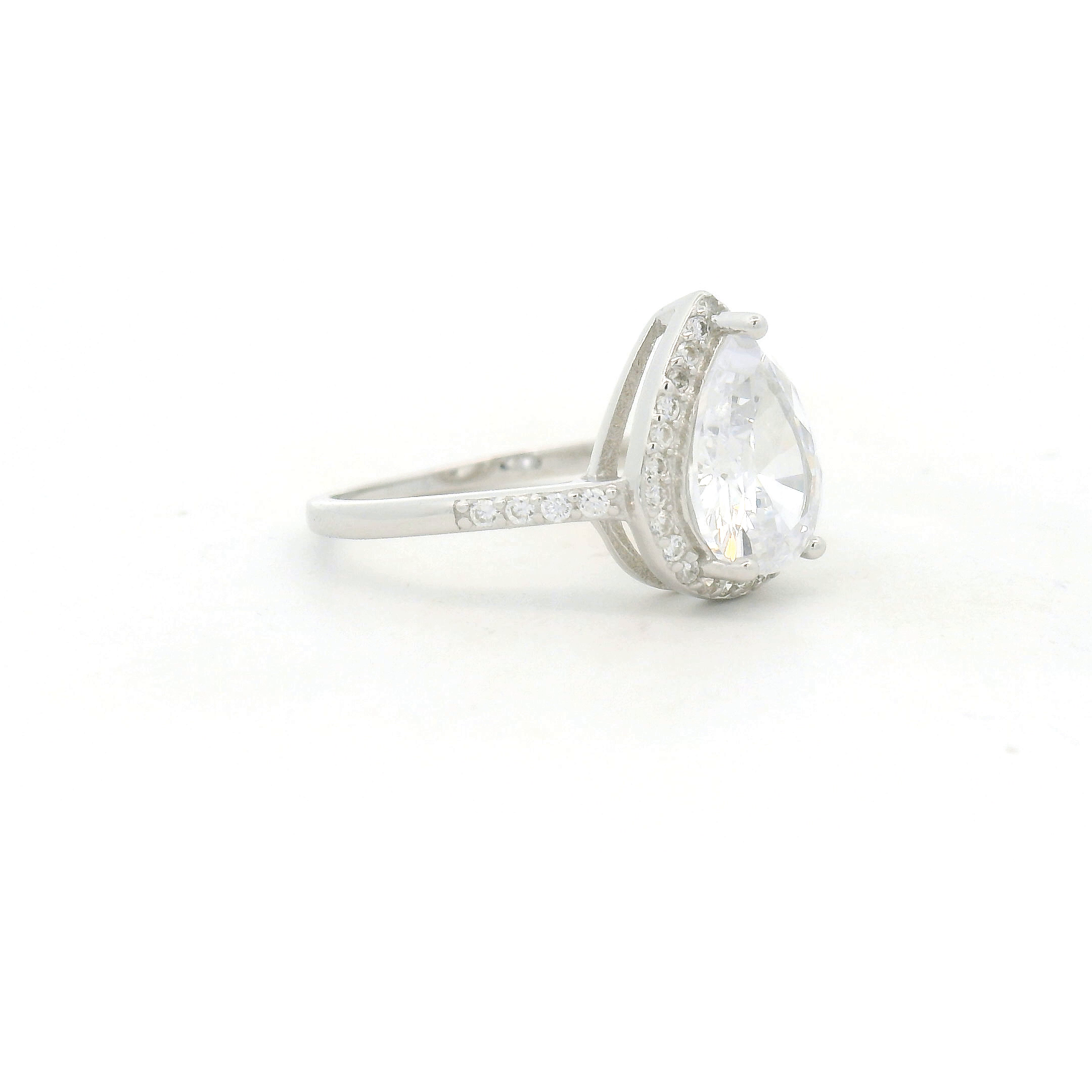 Pear-Shaped Diamond Ring