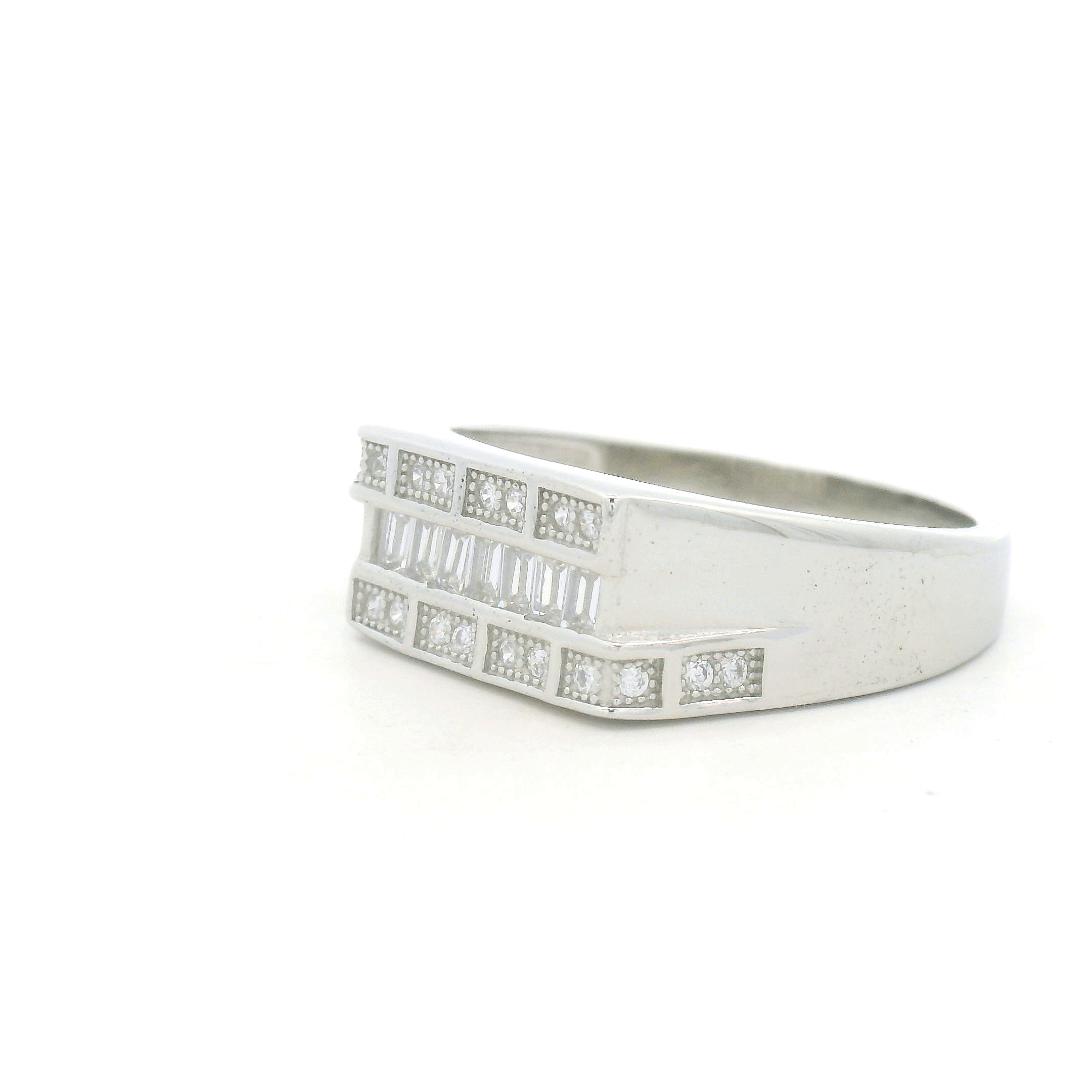 925 Silver Ring with Diamonds