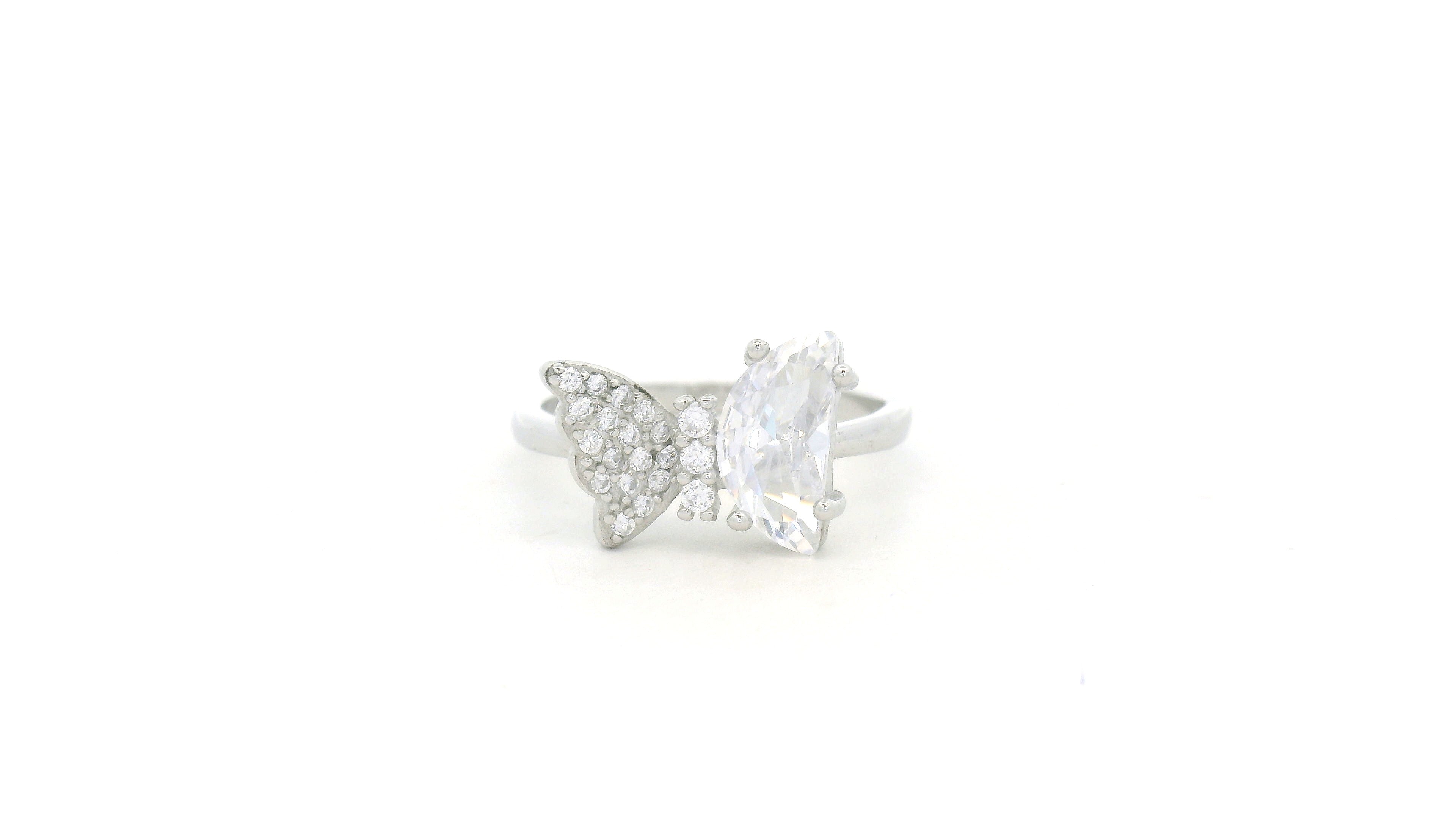 Butterfly Ring with Sparkling Details
