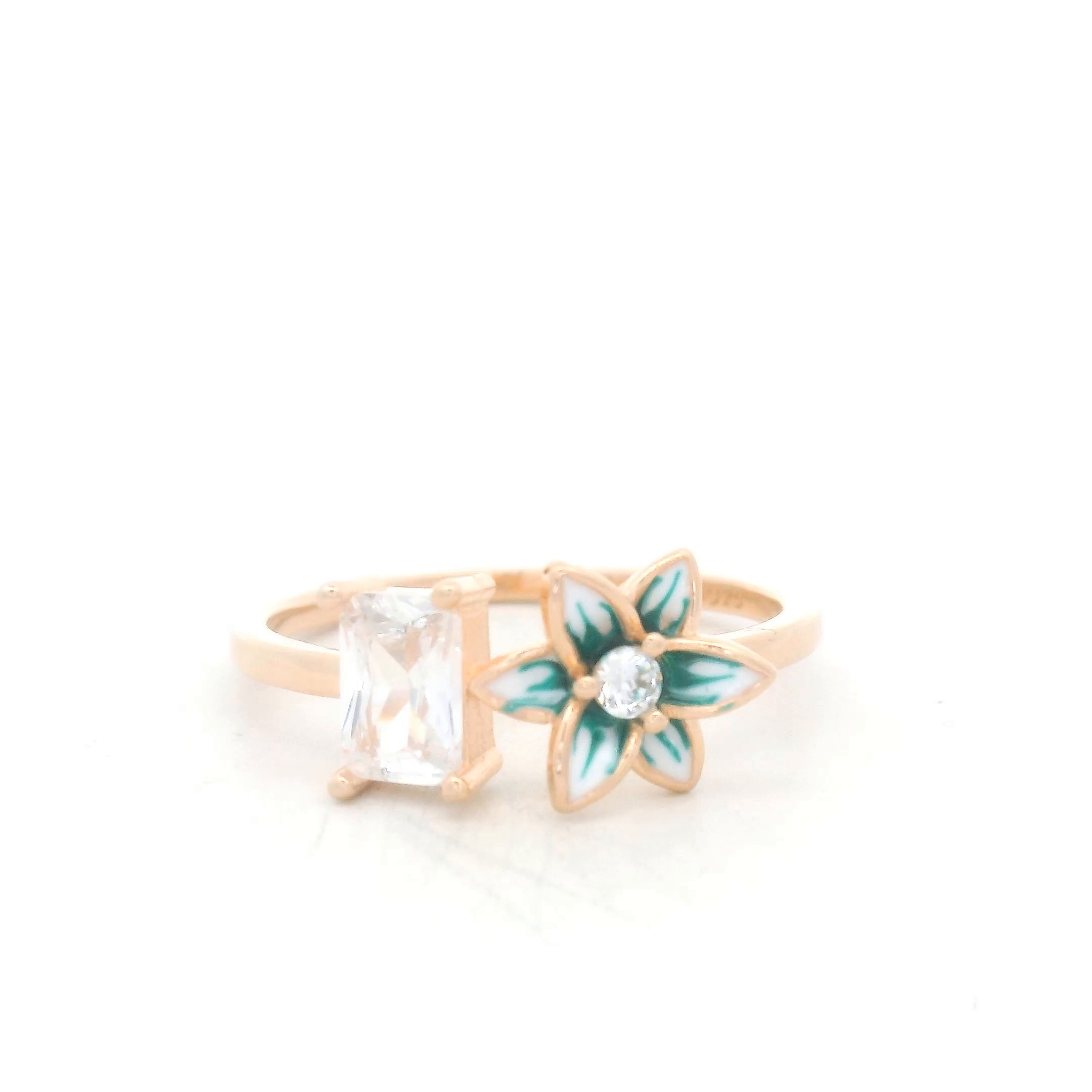 Green Floral Design Ring