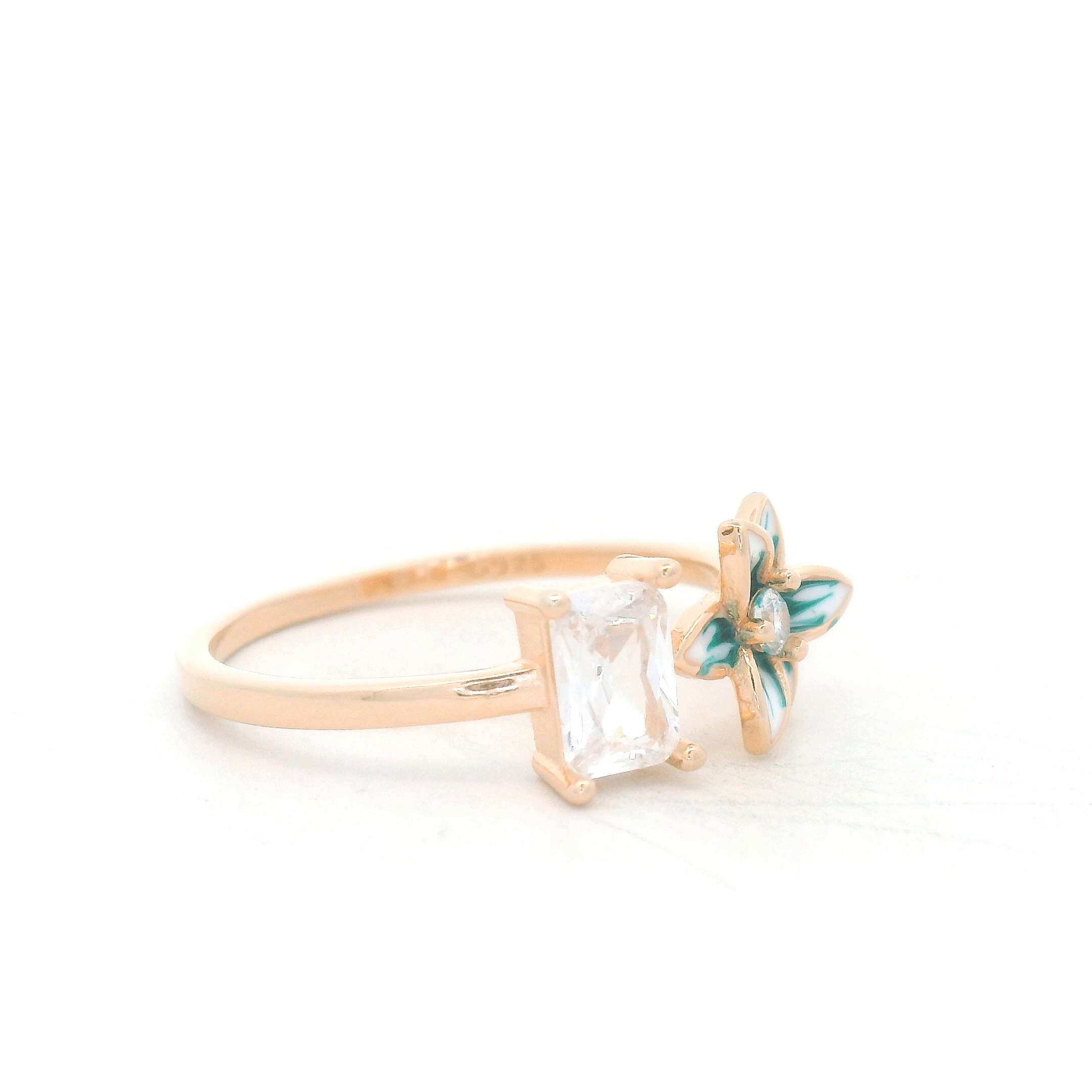 Green Floral Design Ring