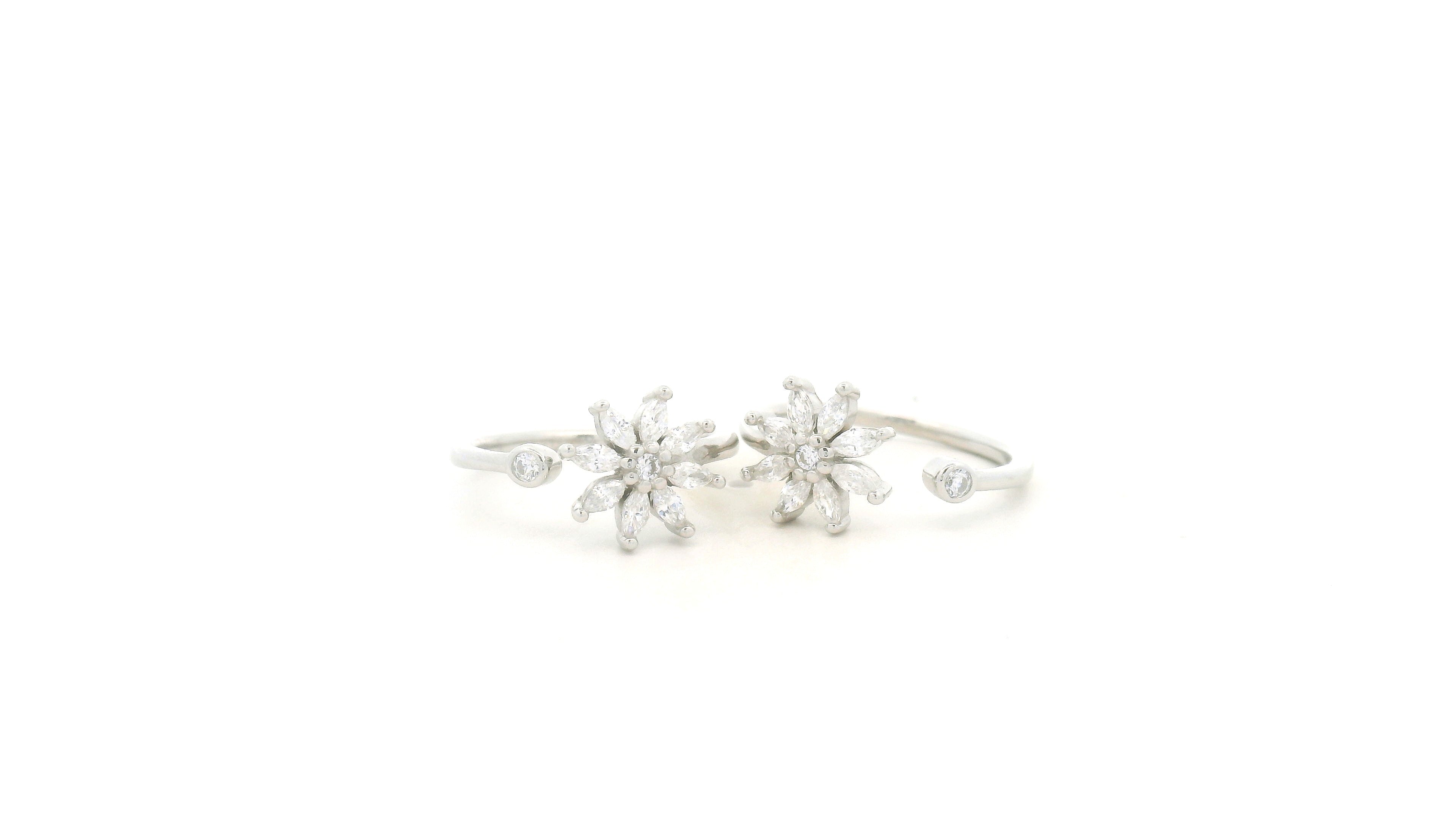 Floral Diamond Toe Ring for Silver