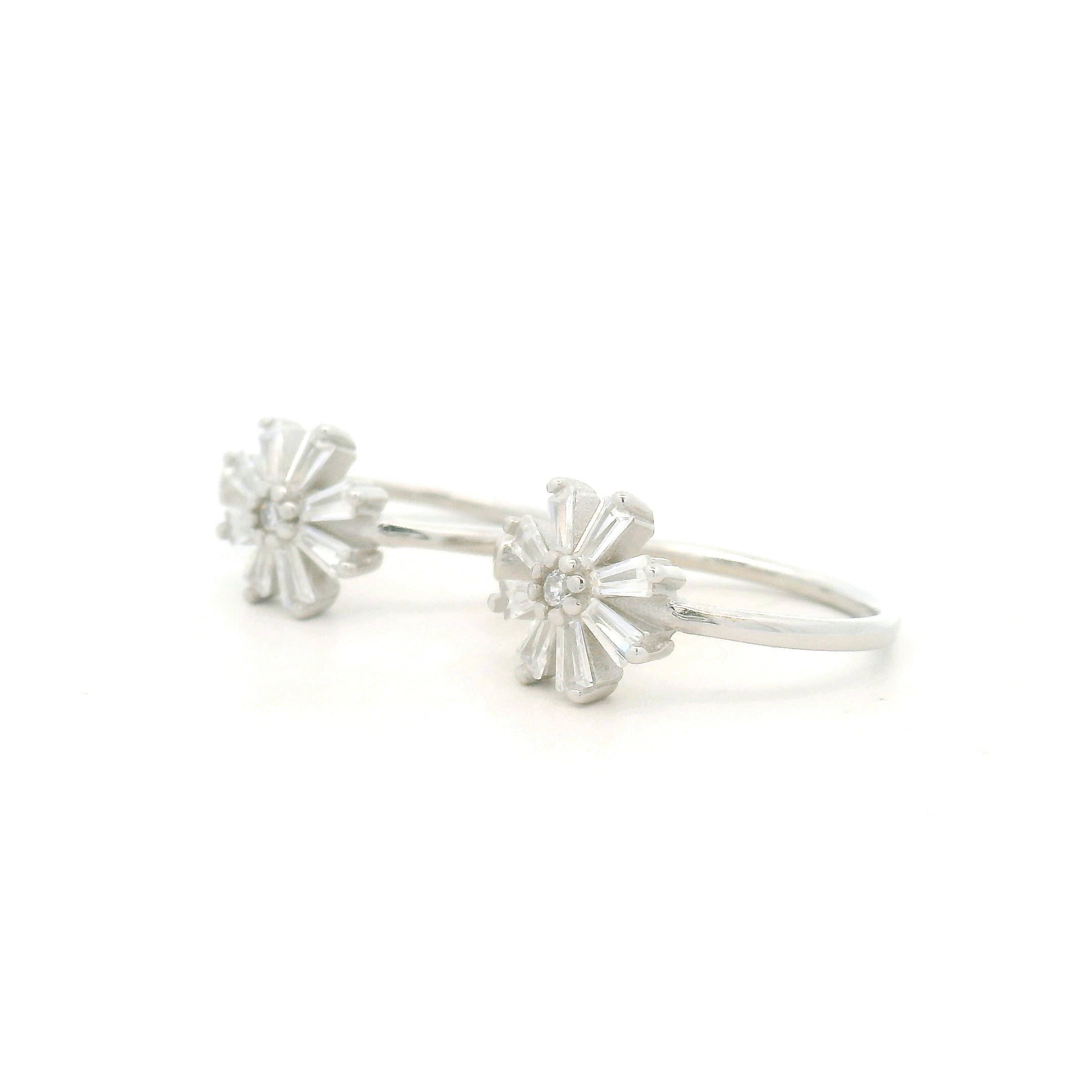 Floral Silver Radiate Toe Rings