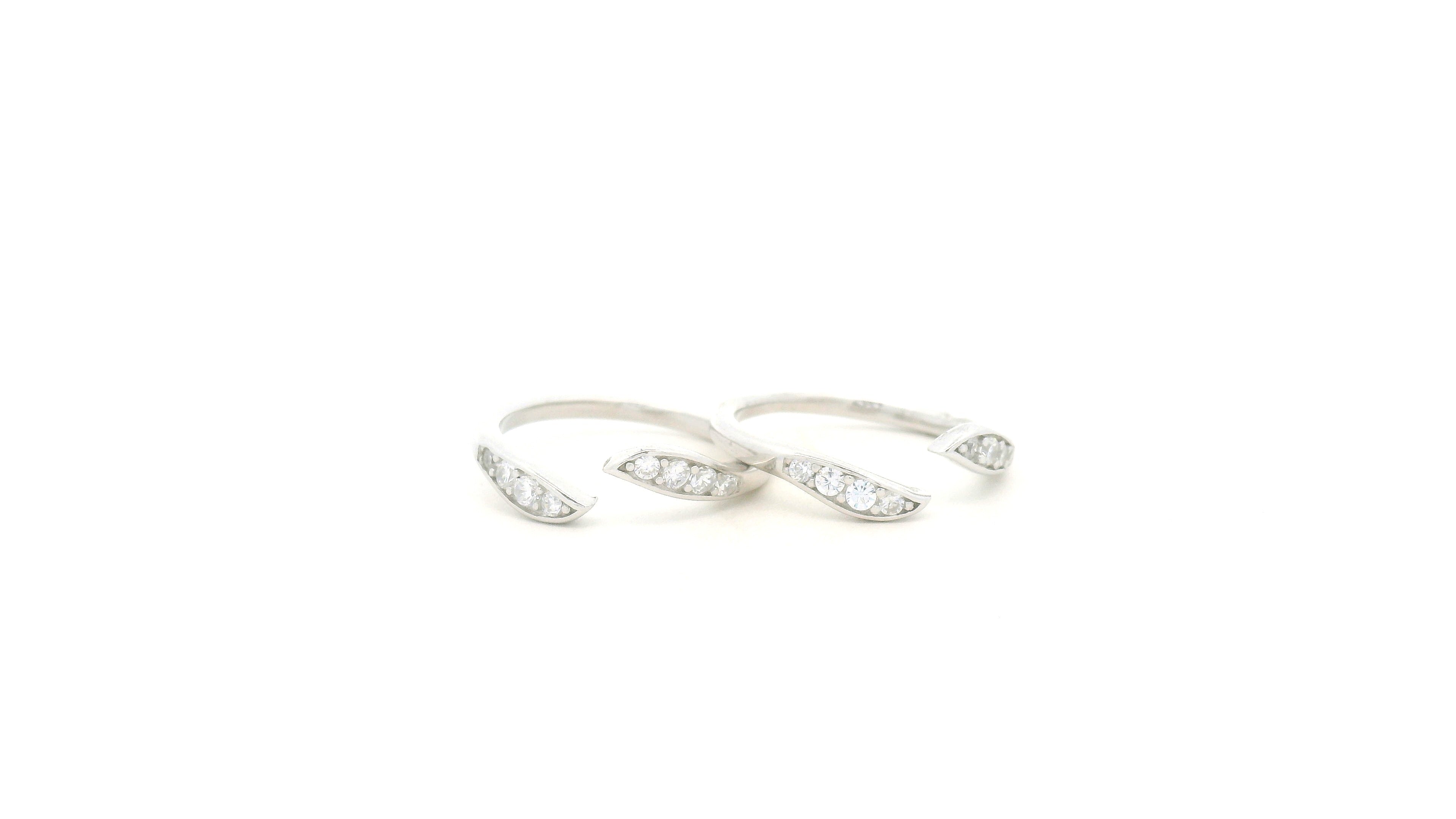 Casual Silver Toe Rings with Diamonds