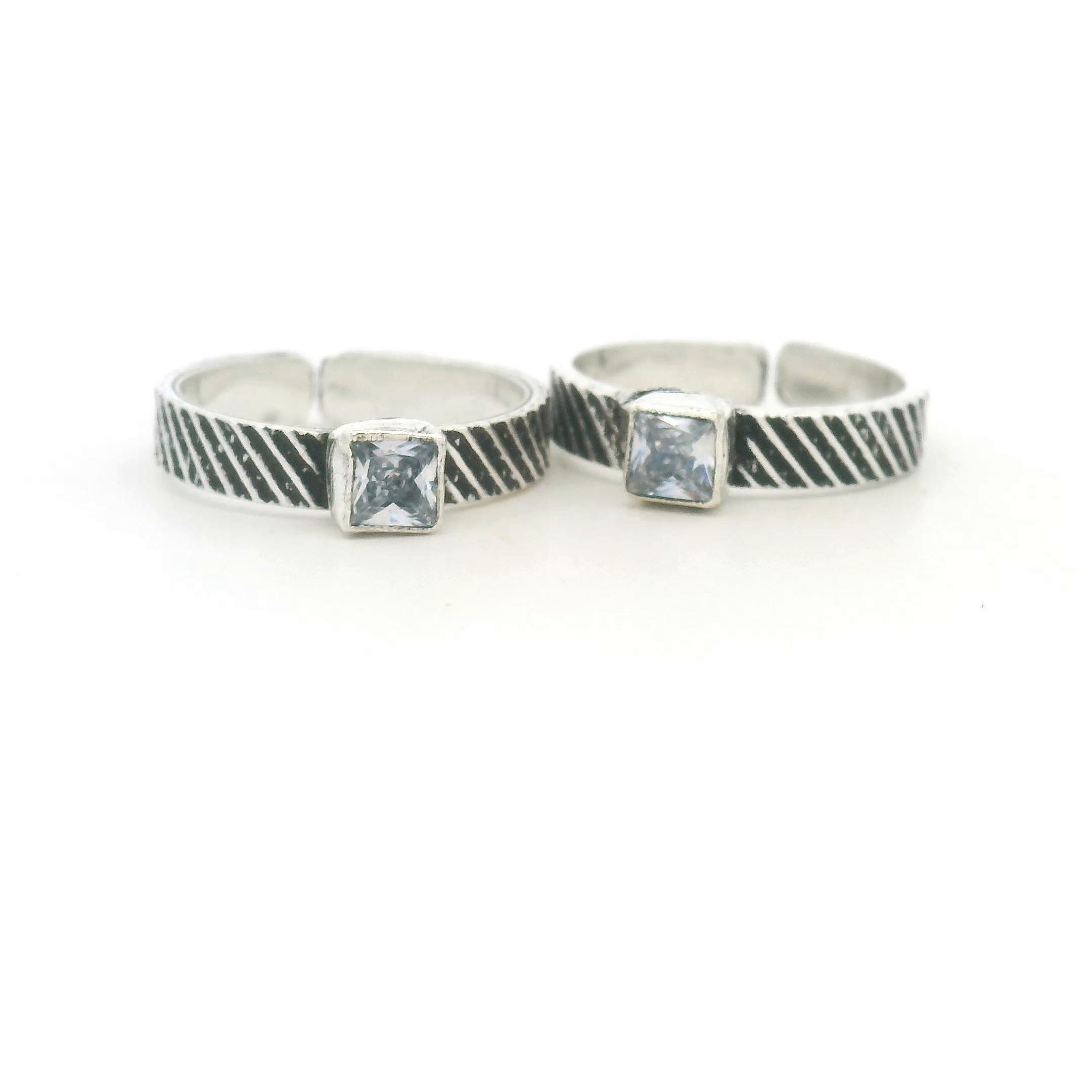 Silver Toe Ring with Gemstone