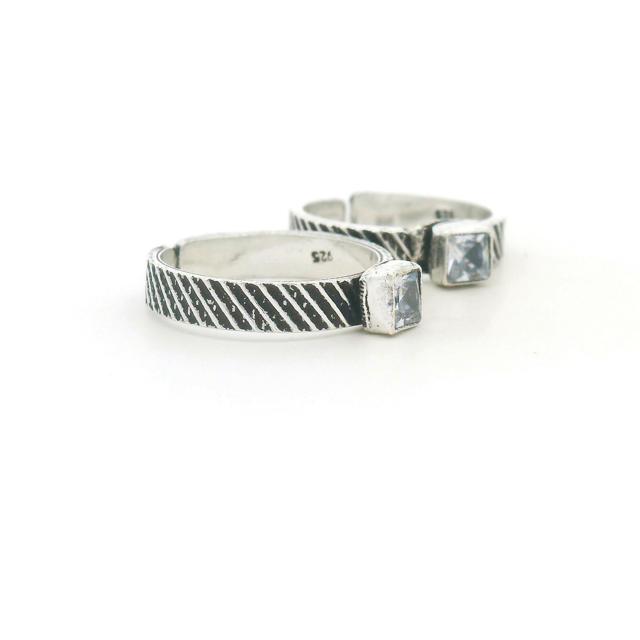 Silver Toe Ring with Gemstone