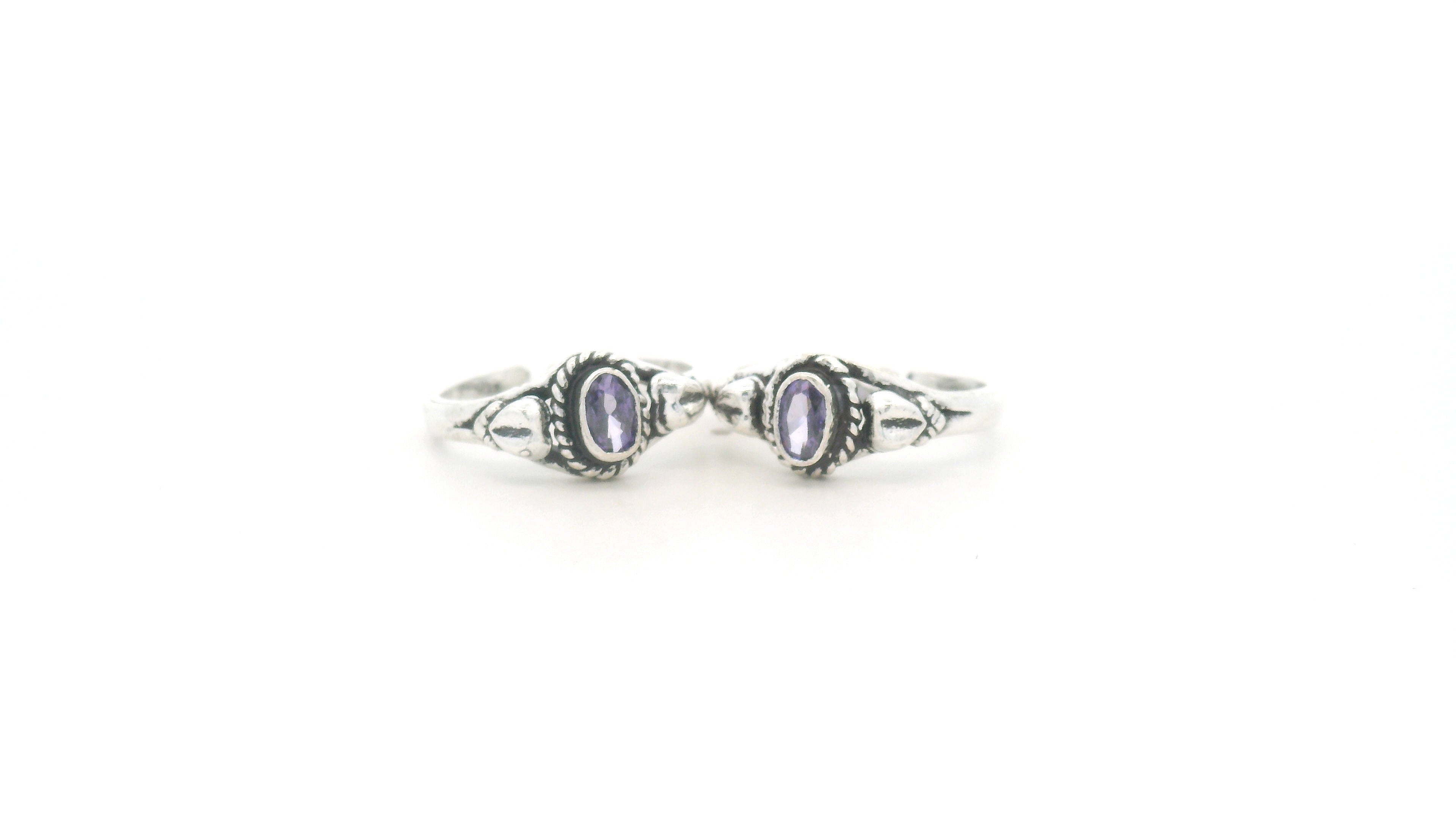Silver Toe Ring with Rich Look