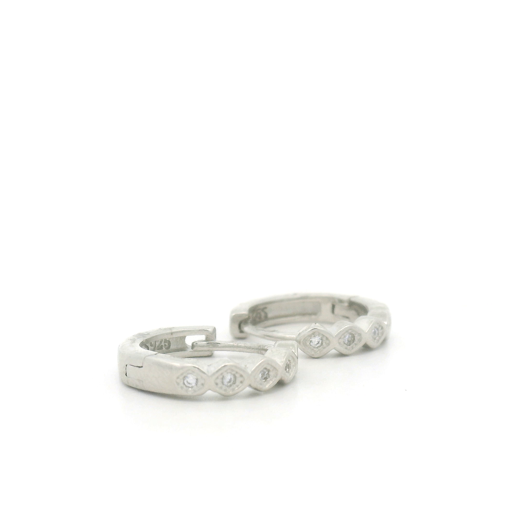 Regular Wear 925 Silver Diamond Earring