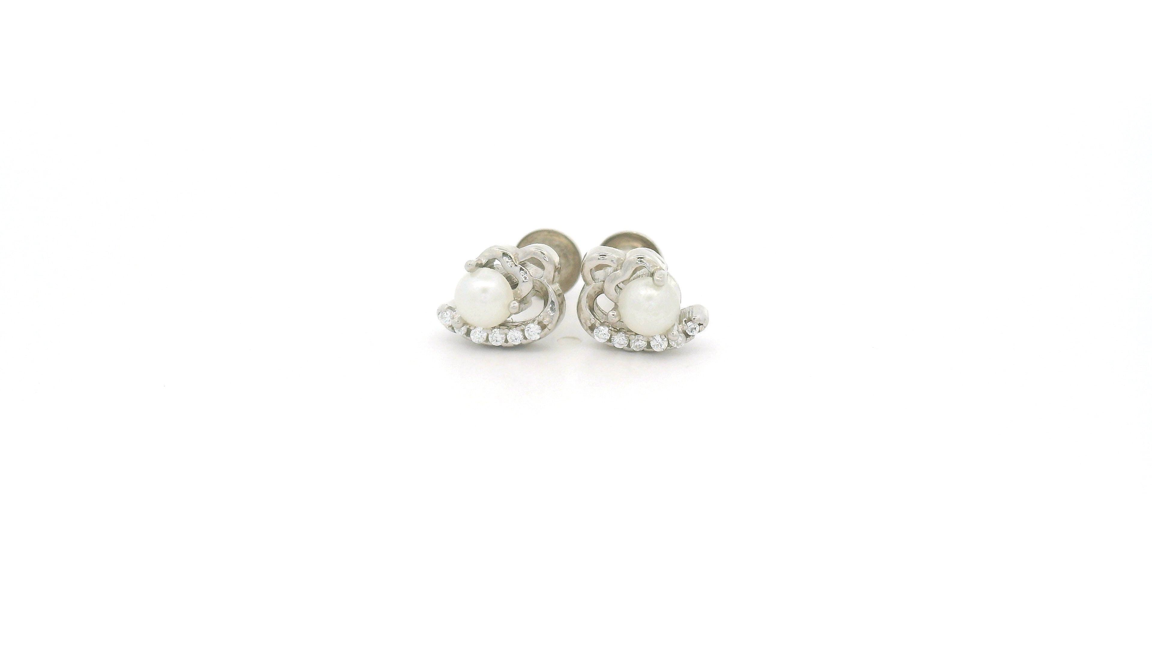 Beautiful Pearl and Diamond Earrings