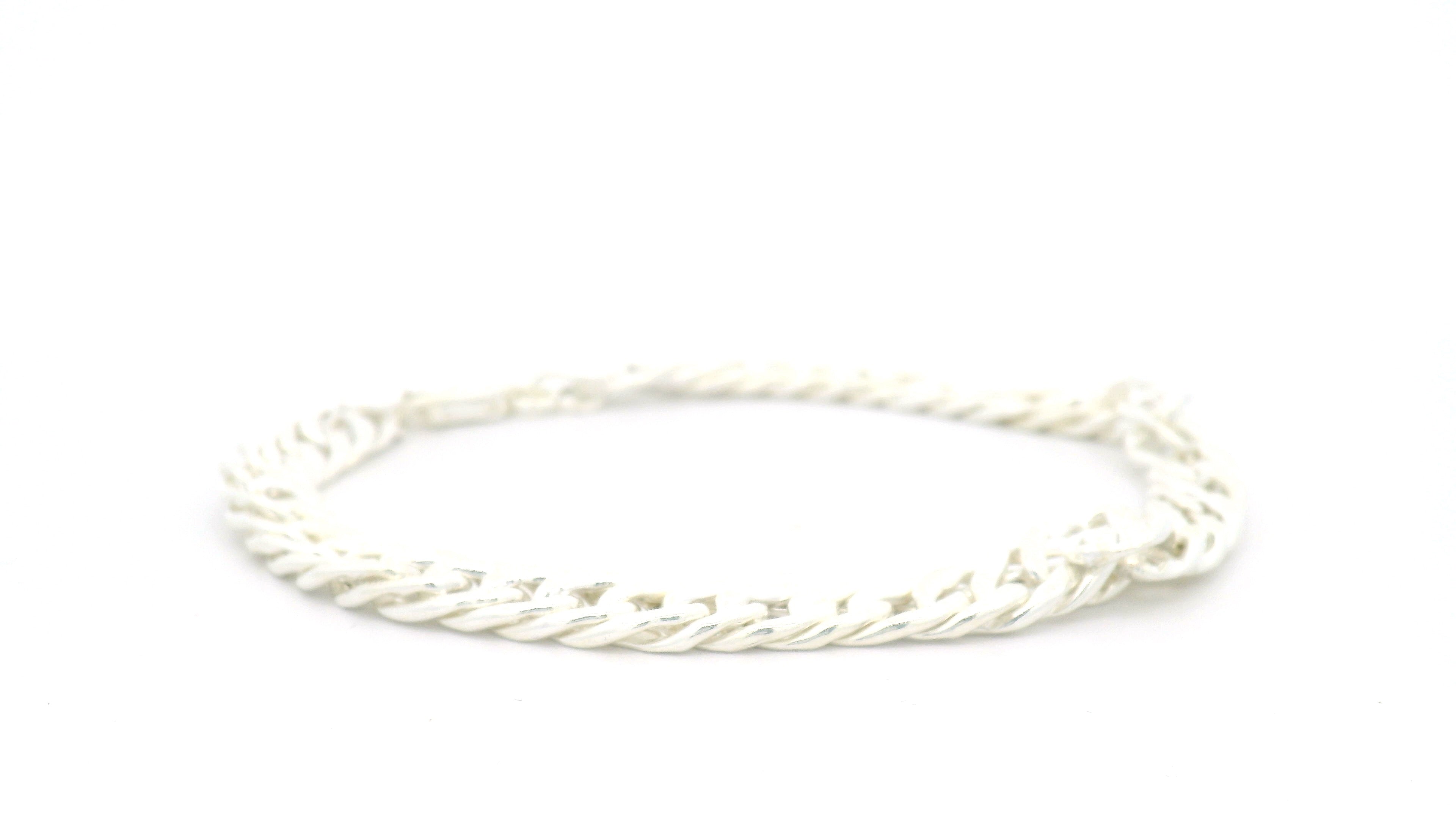 Elegant Silver Twisted Bracelet for Gents