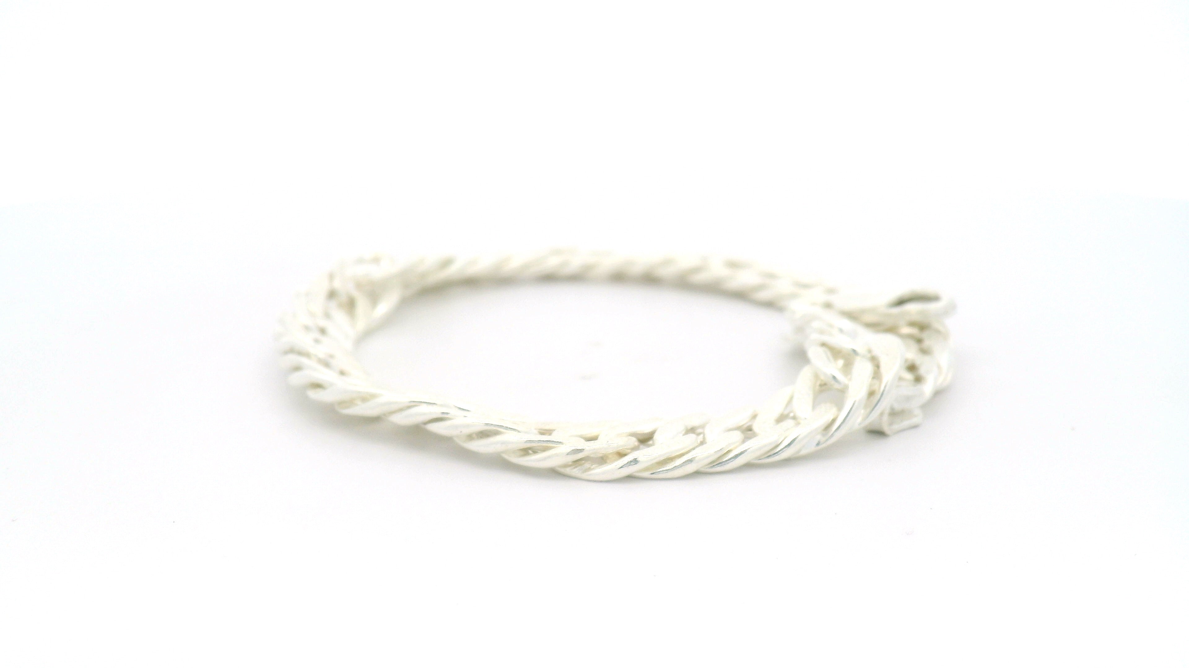 Elegant Silver Twisted Bracelet for Gents