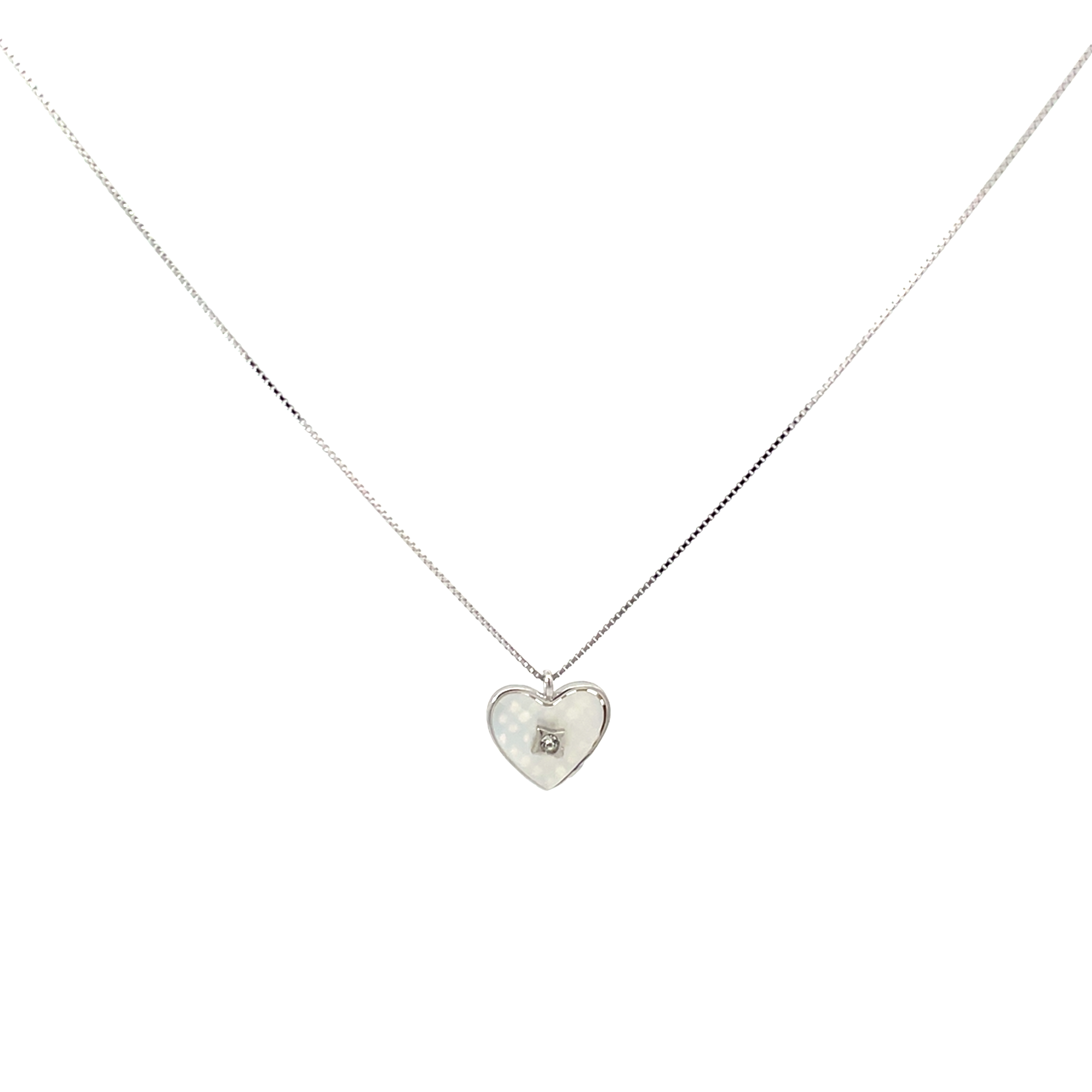 Elegant Heart-Shaped Pendant Chain