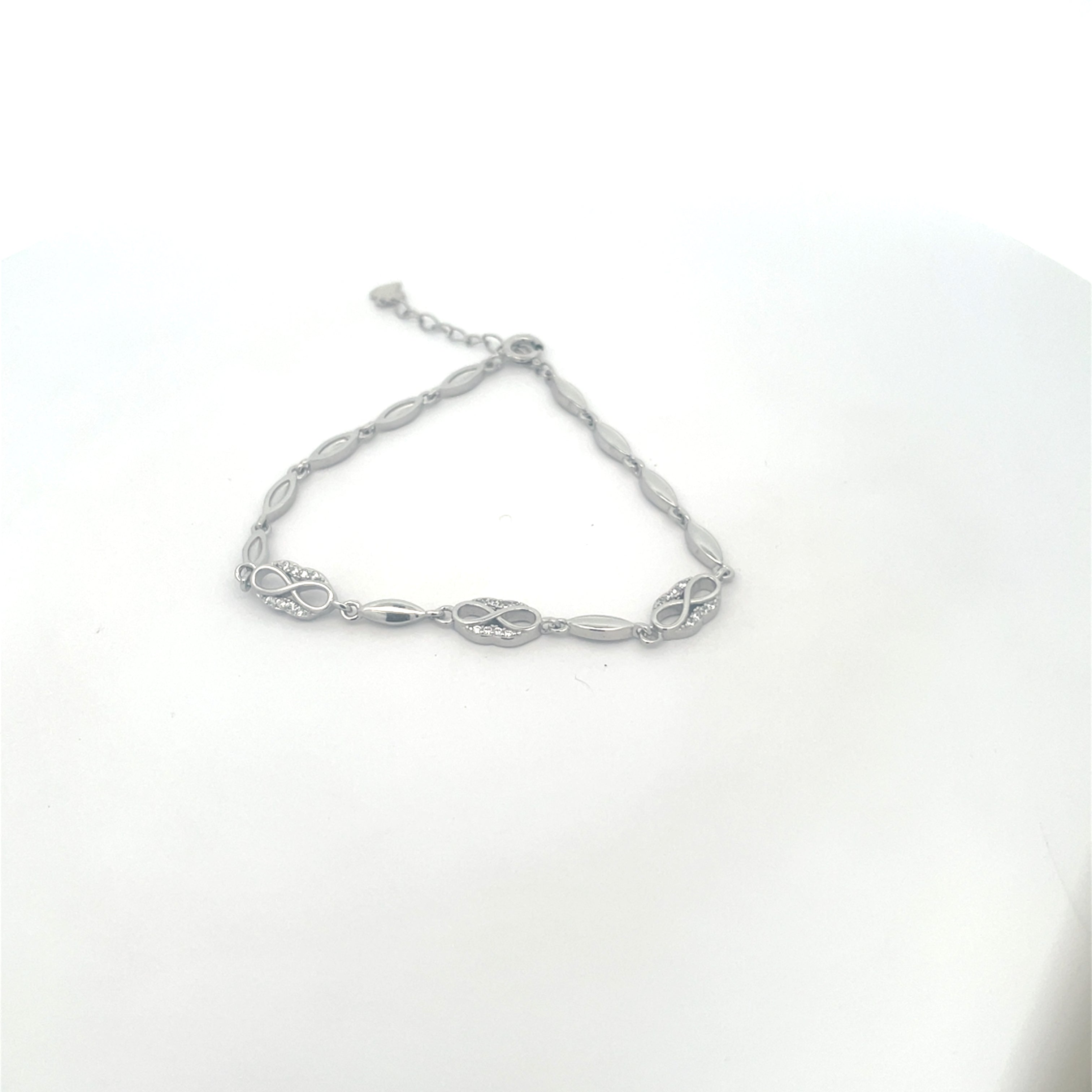 Minimal Butterfly Bracelet – Sleek Design in Sterling Silver
