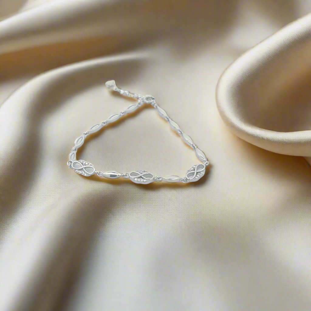 Minimal Butterfly Bracelet – Sleek Design in Sterling Silver