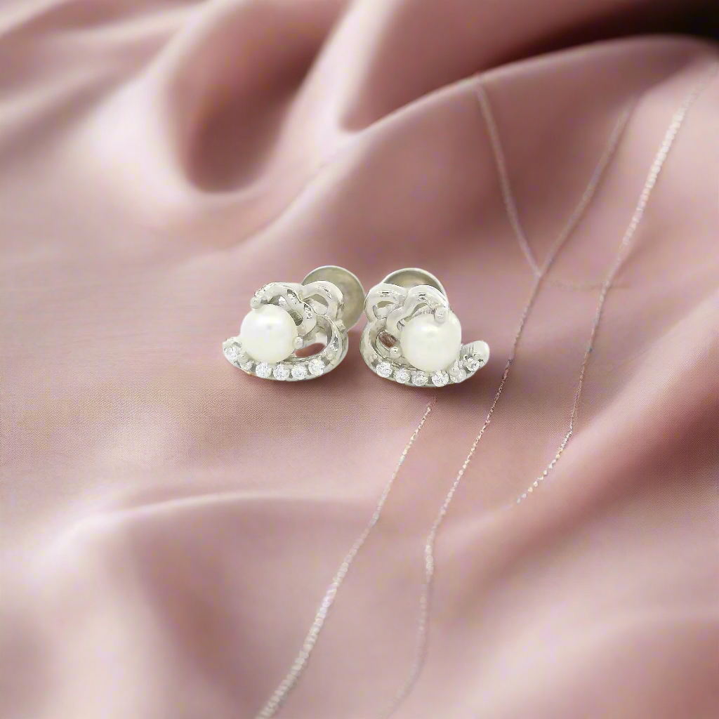 Beautiful Pearl and Diamond Earrings
