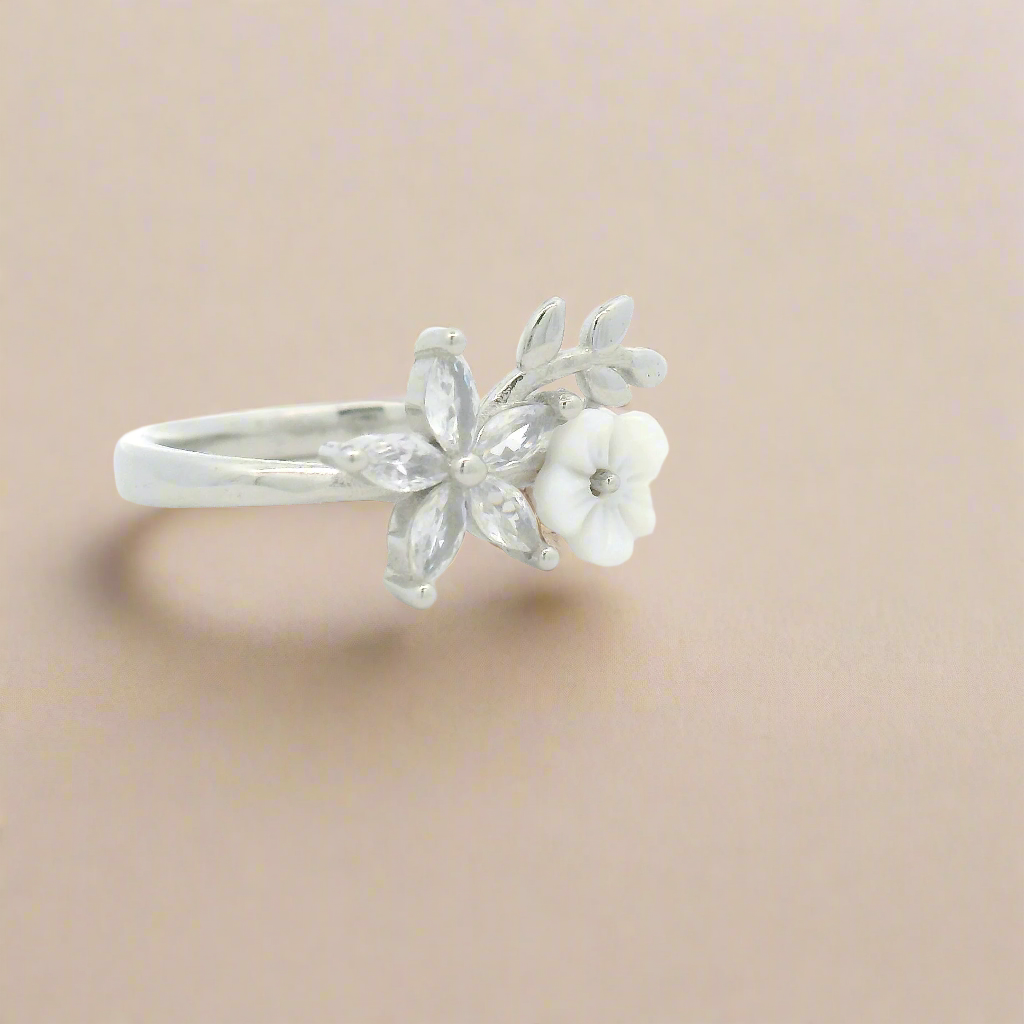 Beautiful Flower Design Ring